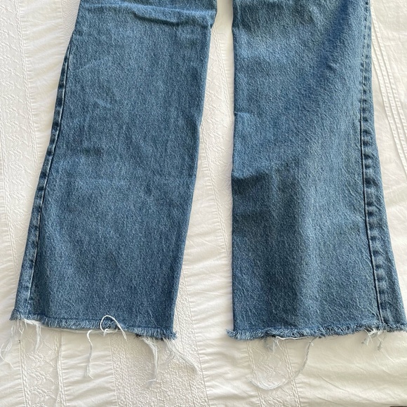 Wide Leg Distressed Jeans - Picture 4 of 5